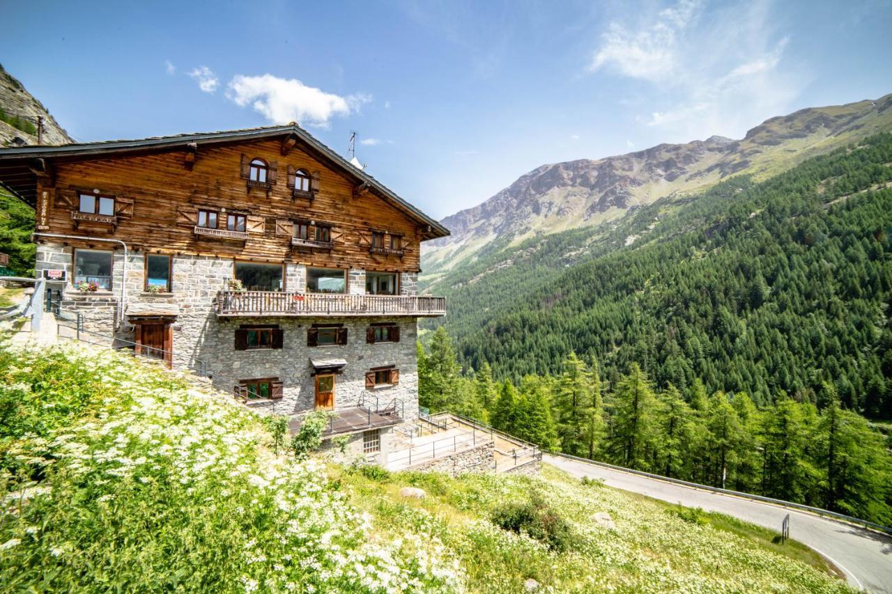 Hotel & Restaurant Perret - Mountain People Вальгризанш Экстерьер фото